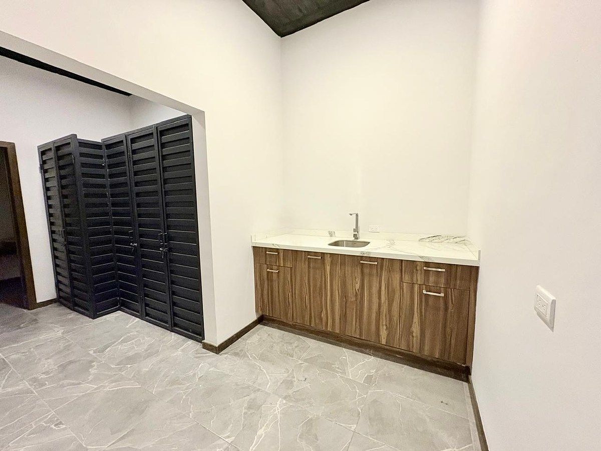 24 of 26: Salón de usos múltiples