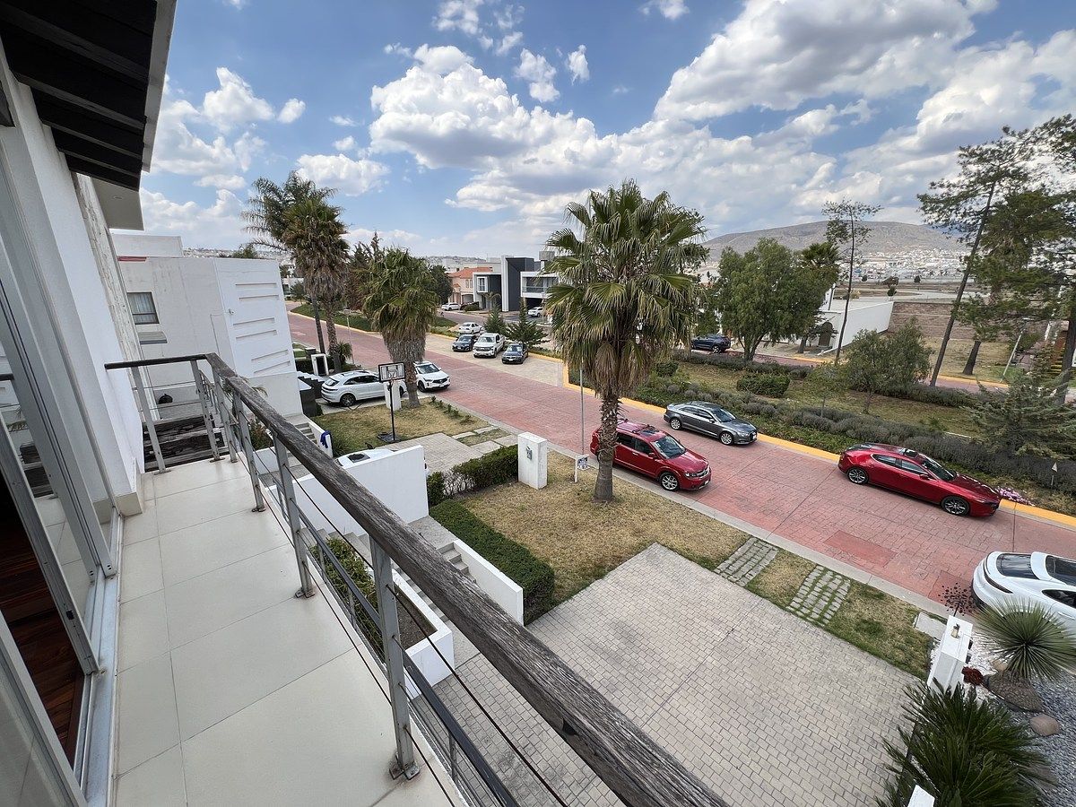 17 de 22: Balcón de recámara principal