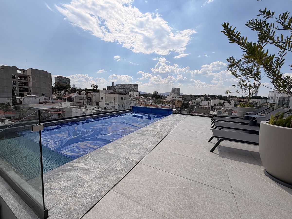 14 de 18: Roof top Alberca