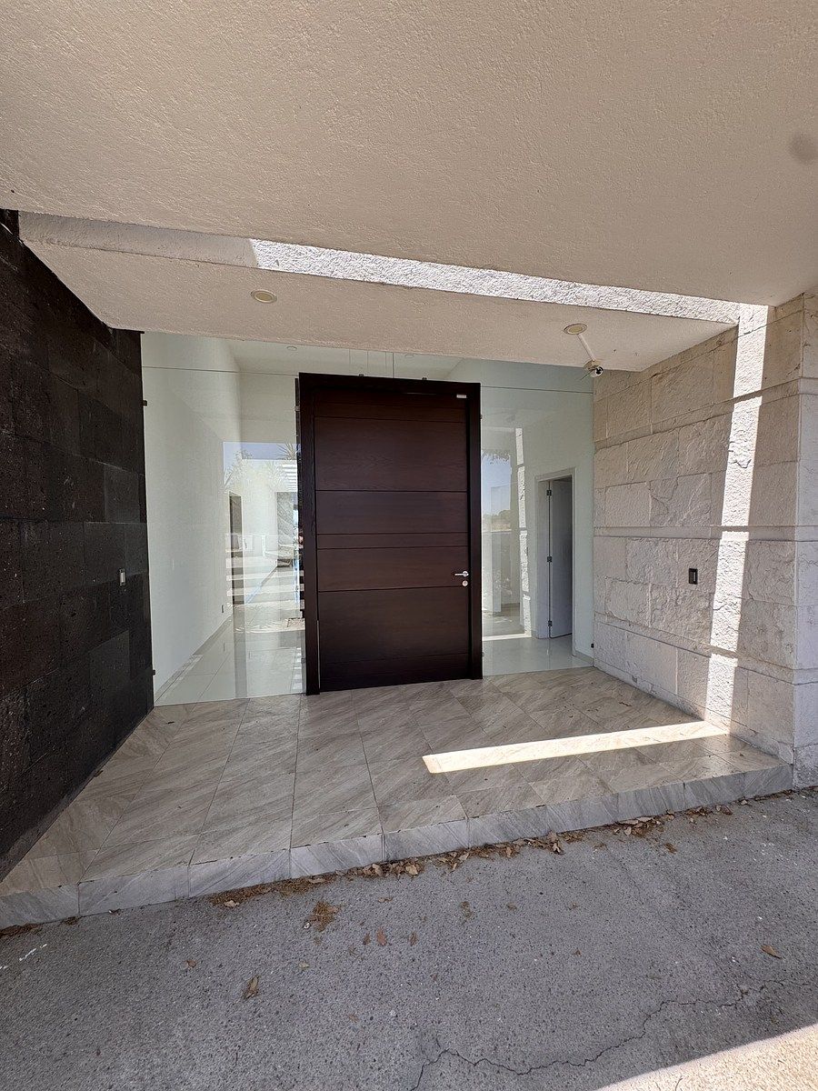 3 de 41: Entrada Principal