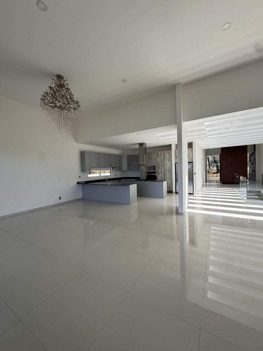 10 de 41: Cocina y área de comedor