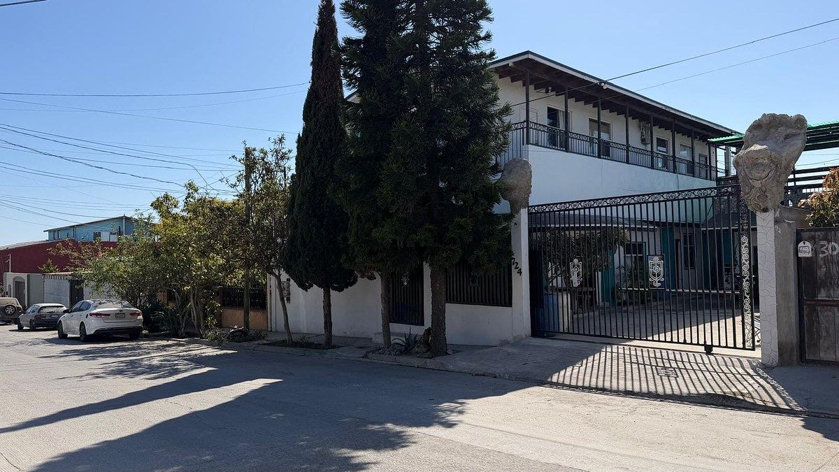 Investment Opportunity: 5 Furnished Apartments with Sea View