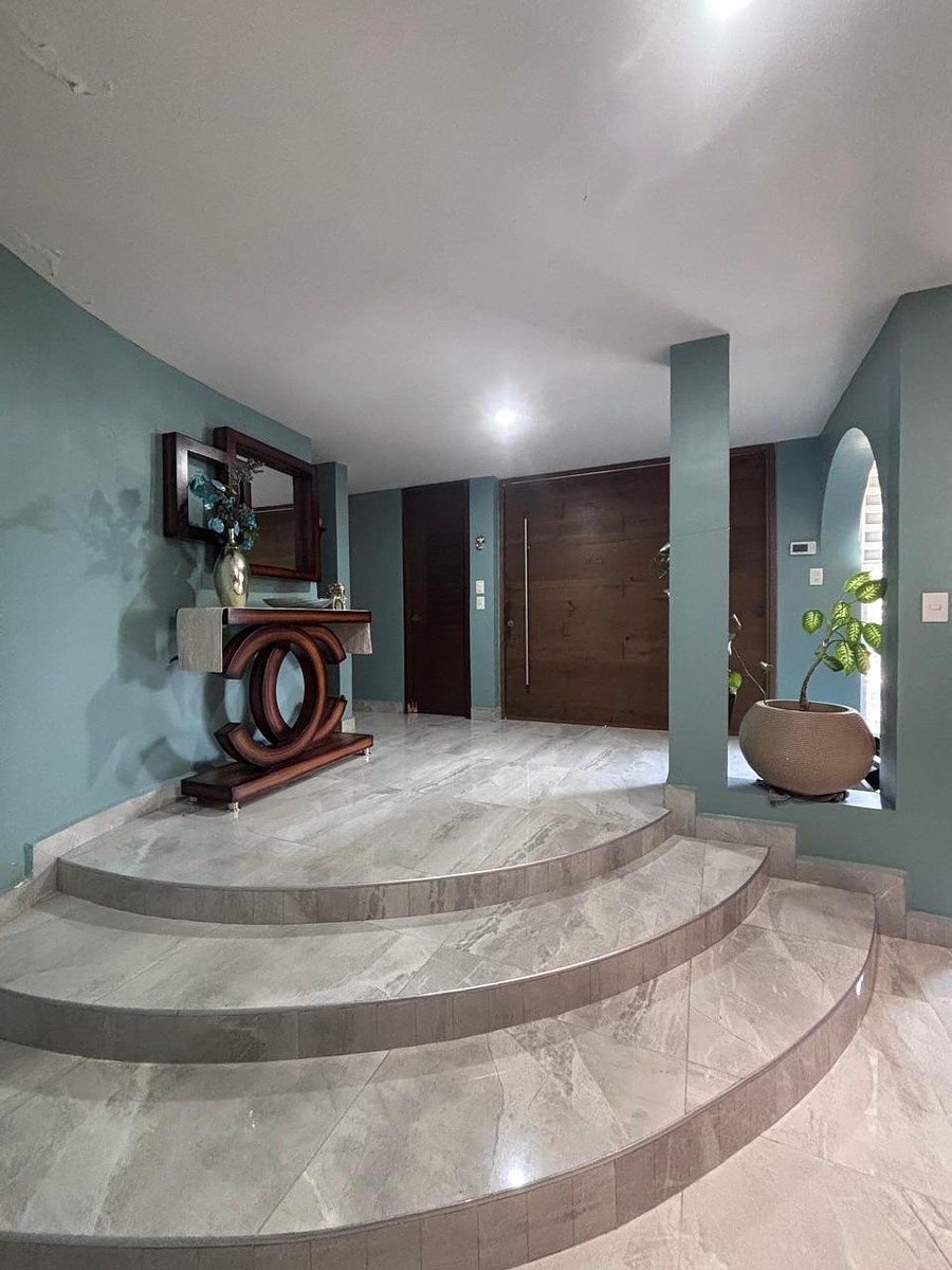 2 of 23: Entrada Principal