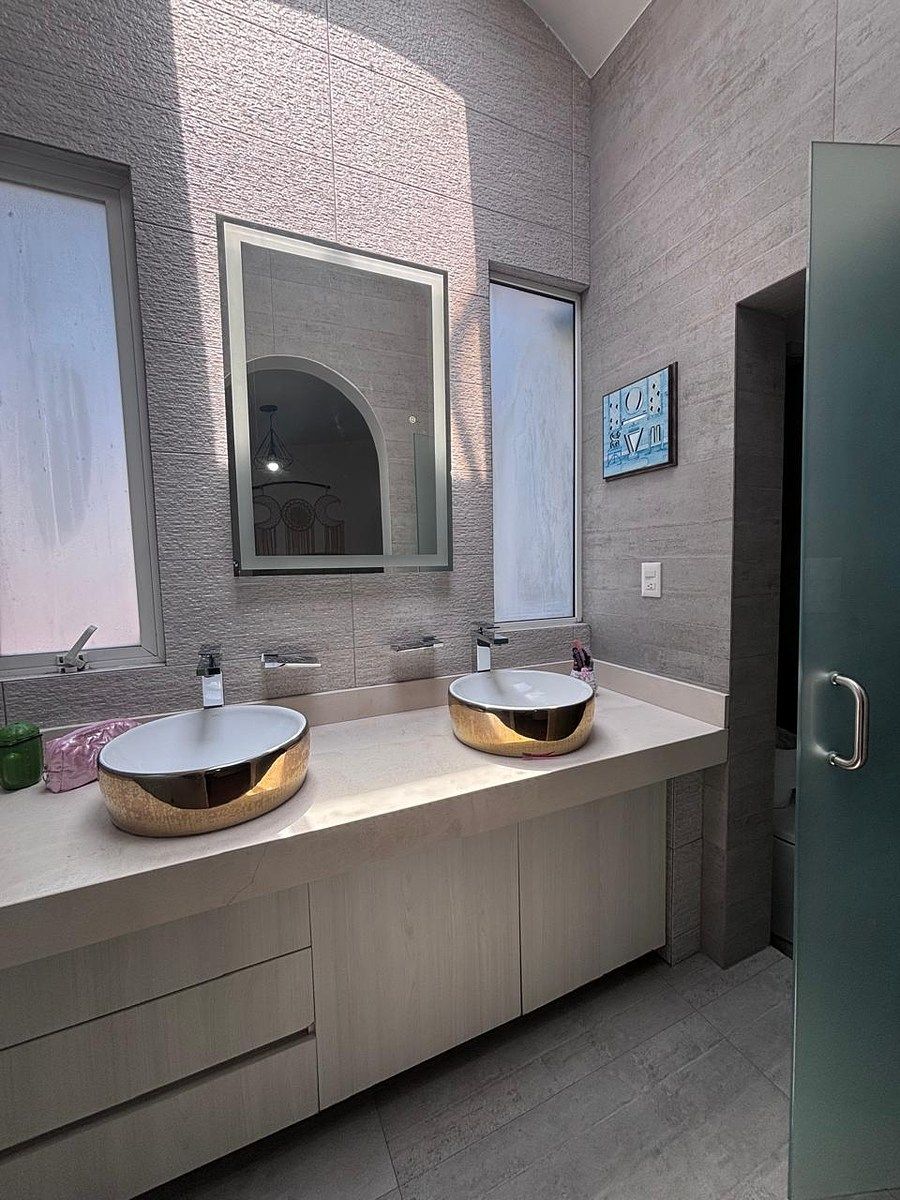 18 of 23: Baño Completo