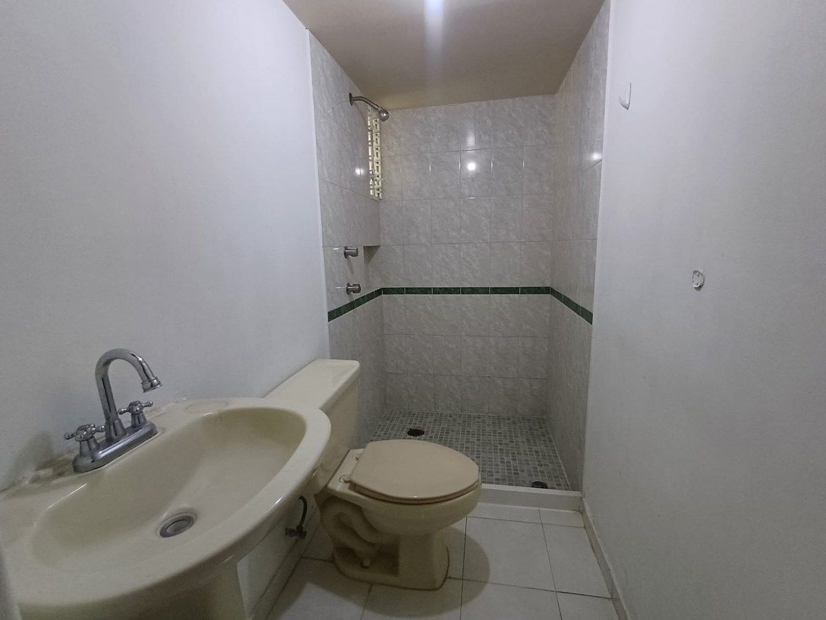 8 de 15: Baño habitación principal