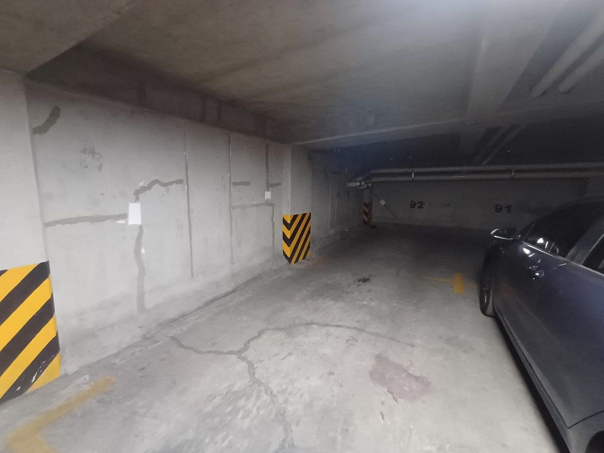 13 de 15: Estacionamiento