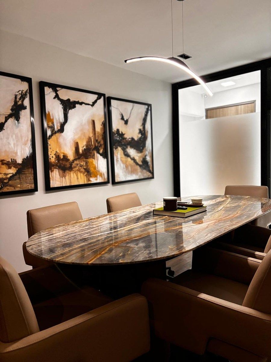 8 of 9: Sala de juntas cowork