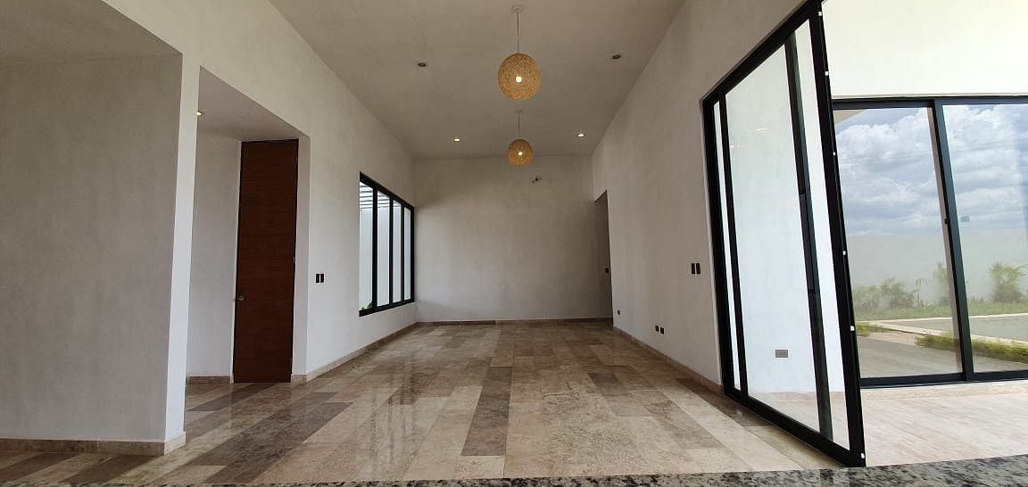 4 de 13: Sala y Comedor