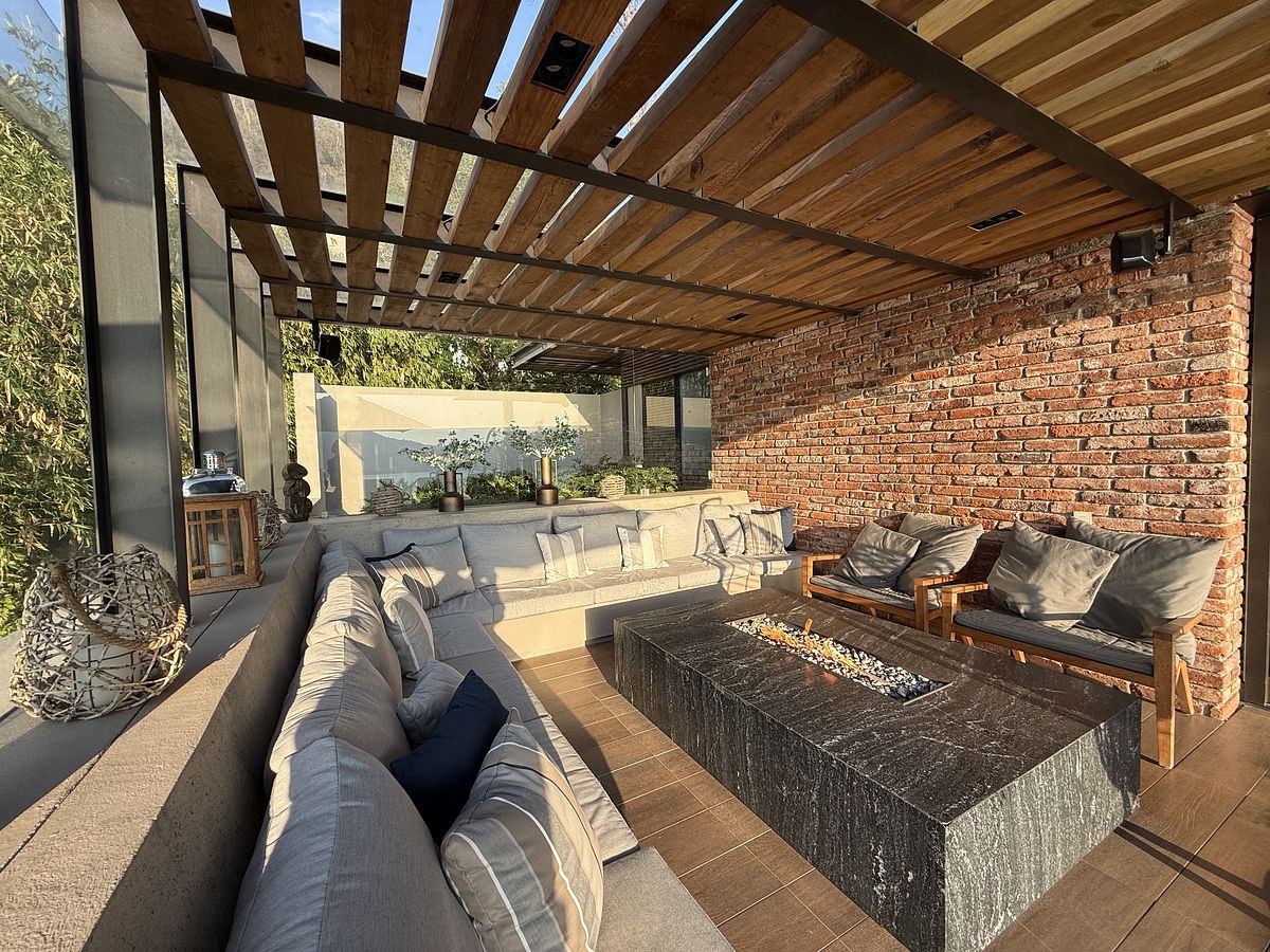 6 de 36: Sala exterior