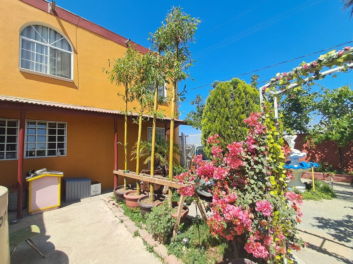 Spacious 4-Bedroom House with Commercial Spaces and Great Location in Rosarito