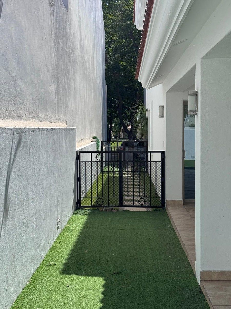 7 de 14: PASILLO DE SERVICIO