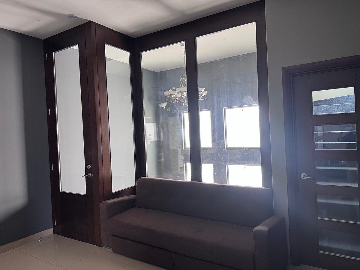 14 de 14: SALA DE TEELEVISION