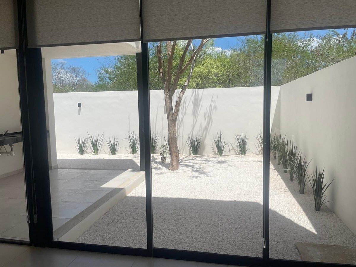 8 de 31: Jardín y Terraza