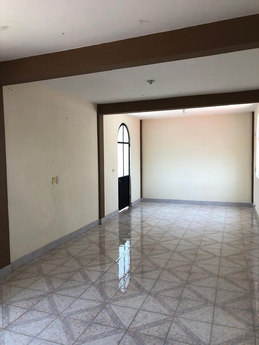 6 de 19: Cuarto con Balcon