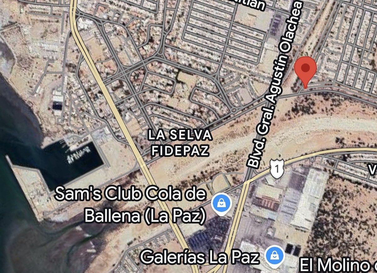 5 de 23: cruzando la av. Olachea Fracc. Fidepaz