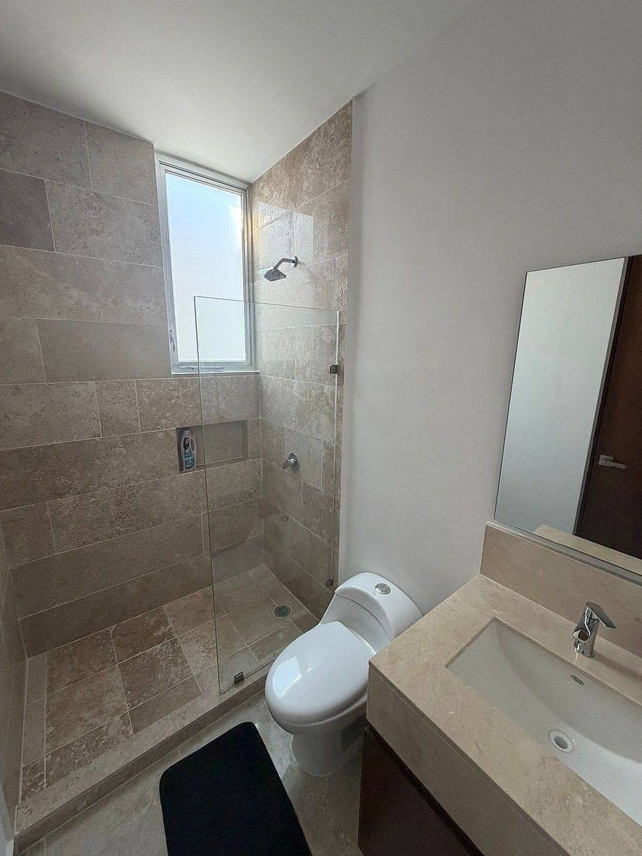 10 de 21: Baño, Segunda Recámara