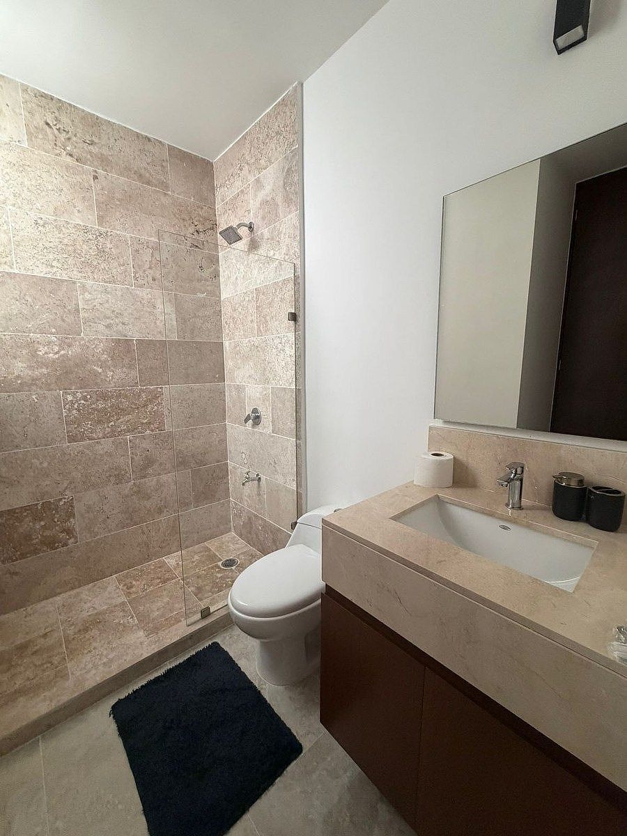 12 de 21: Baño, Tercera Recámara