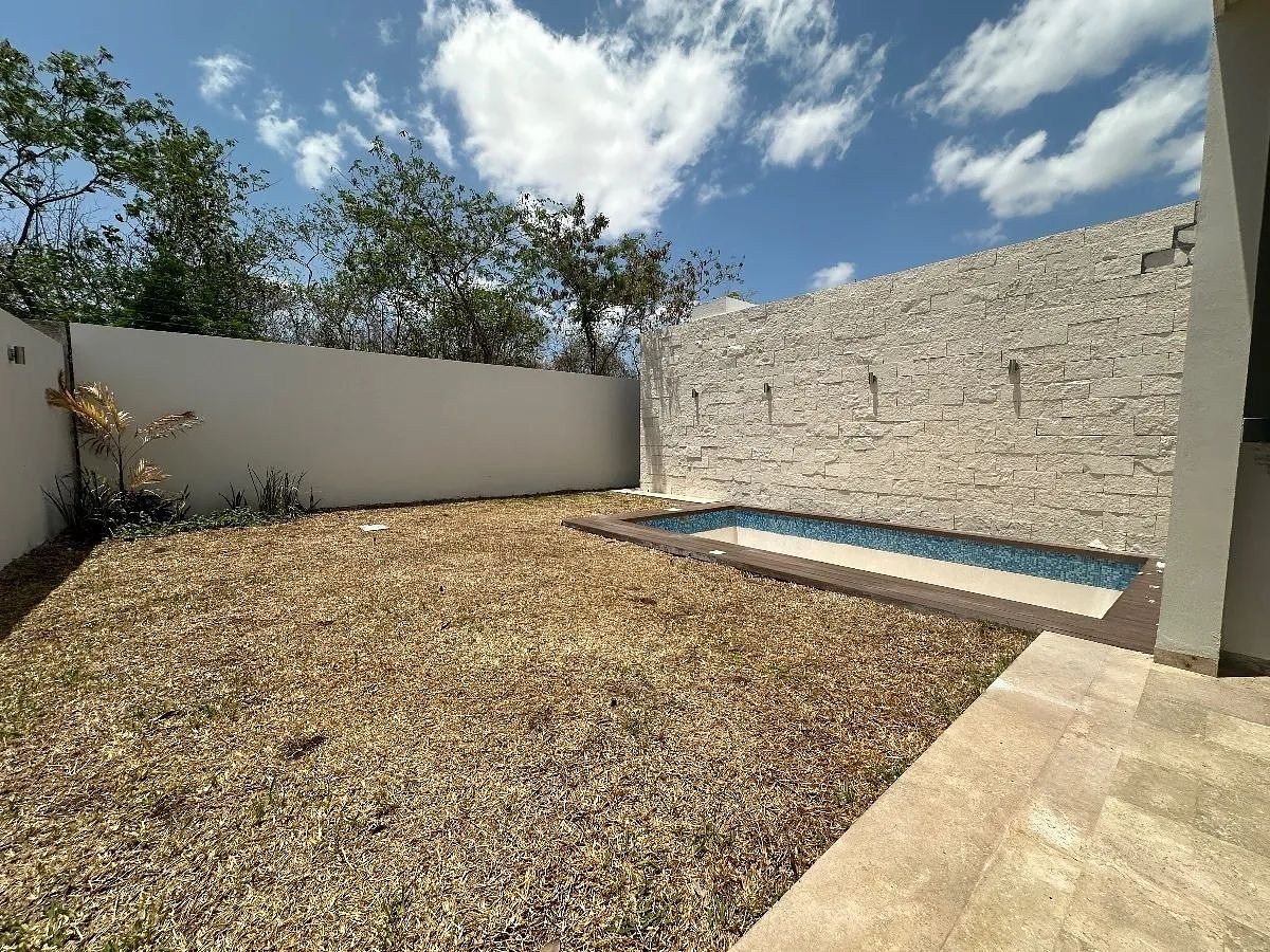 EN VENTA CASA DE 4 RECÁMARAS EN PRIV. VARENA AL NORTE DE MÉRIDA - foto 4