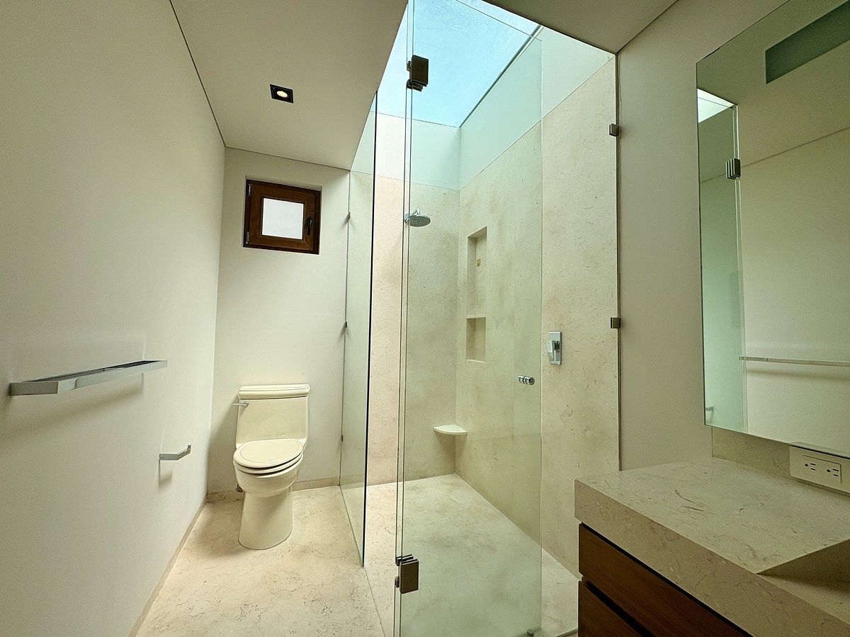 24 de 39: Baño completo