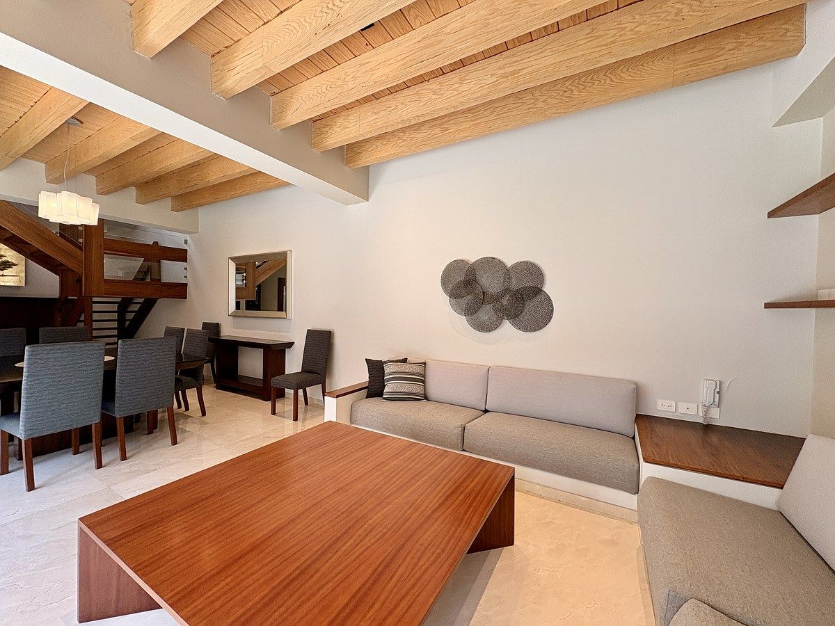 28 de 39: Amplia sala-comedor