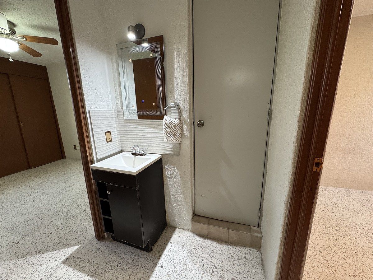 13 de 16: Baño completo