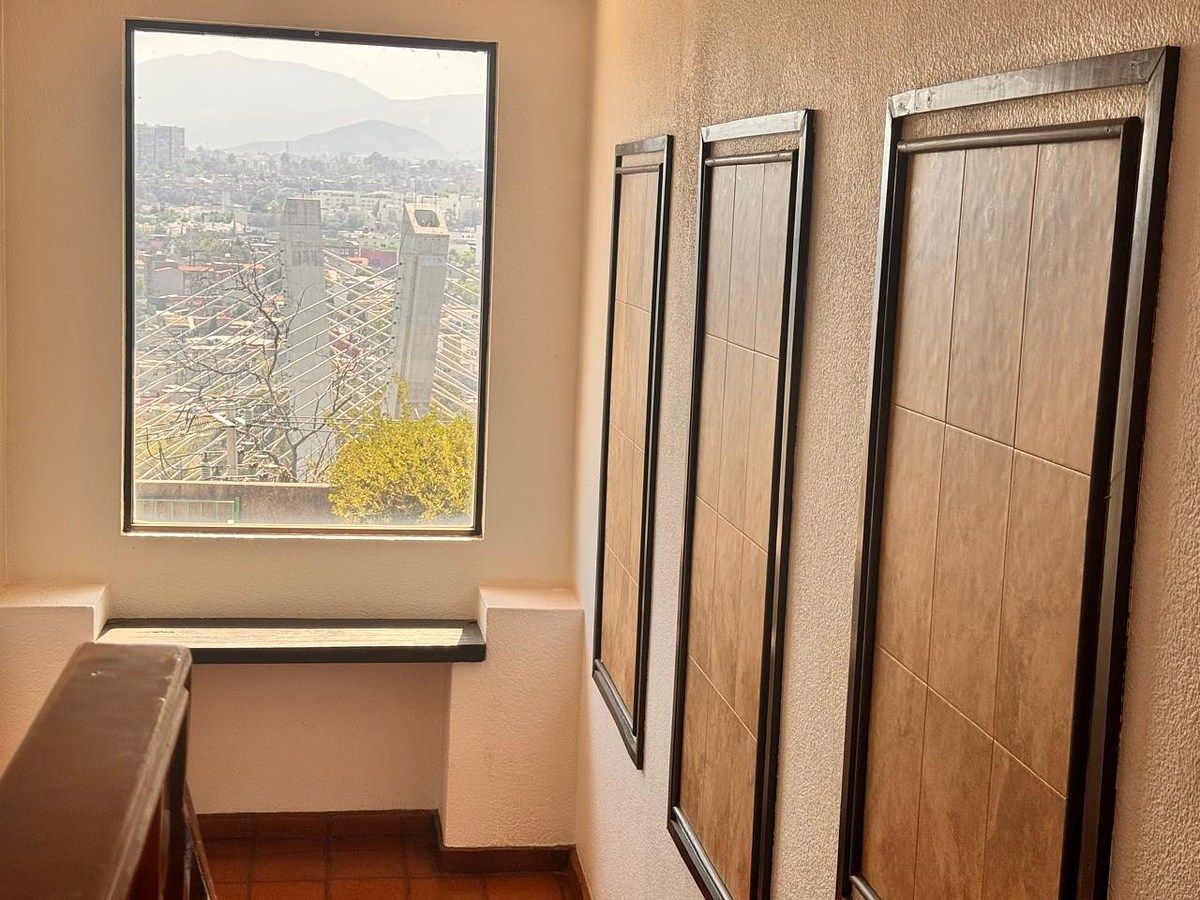 4 de 22: Escaleras de acceso