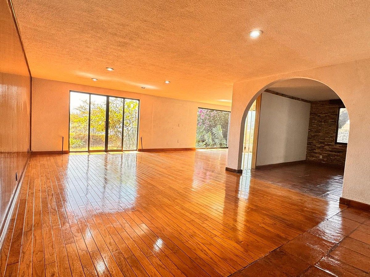 6 de 22: Sala, comedor y desayunador