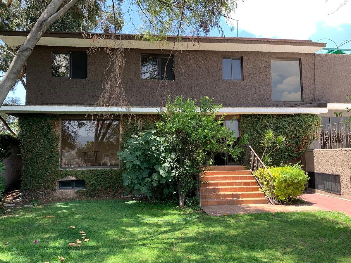 11 de 22: La casa vista desde el jardin