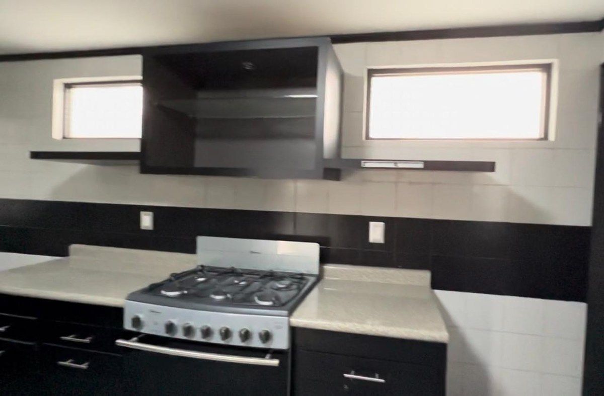 12 de 22: Cocina equipada