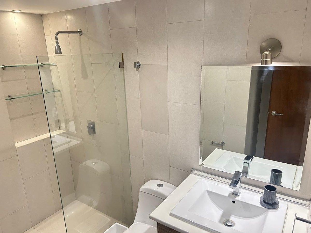 11 de 18: Baño de visitas