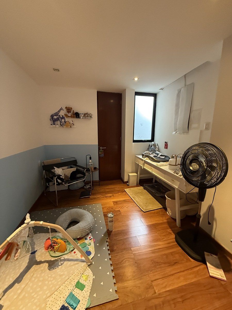 13 de 13: Tercer Recámara (Tiene baño completo y clóset)