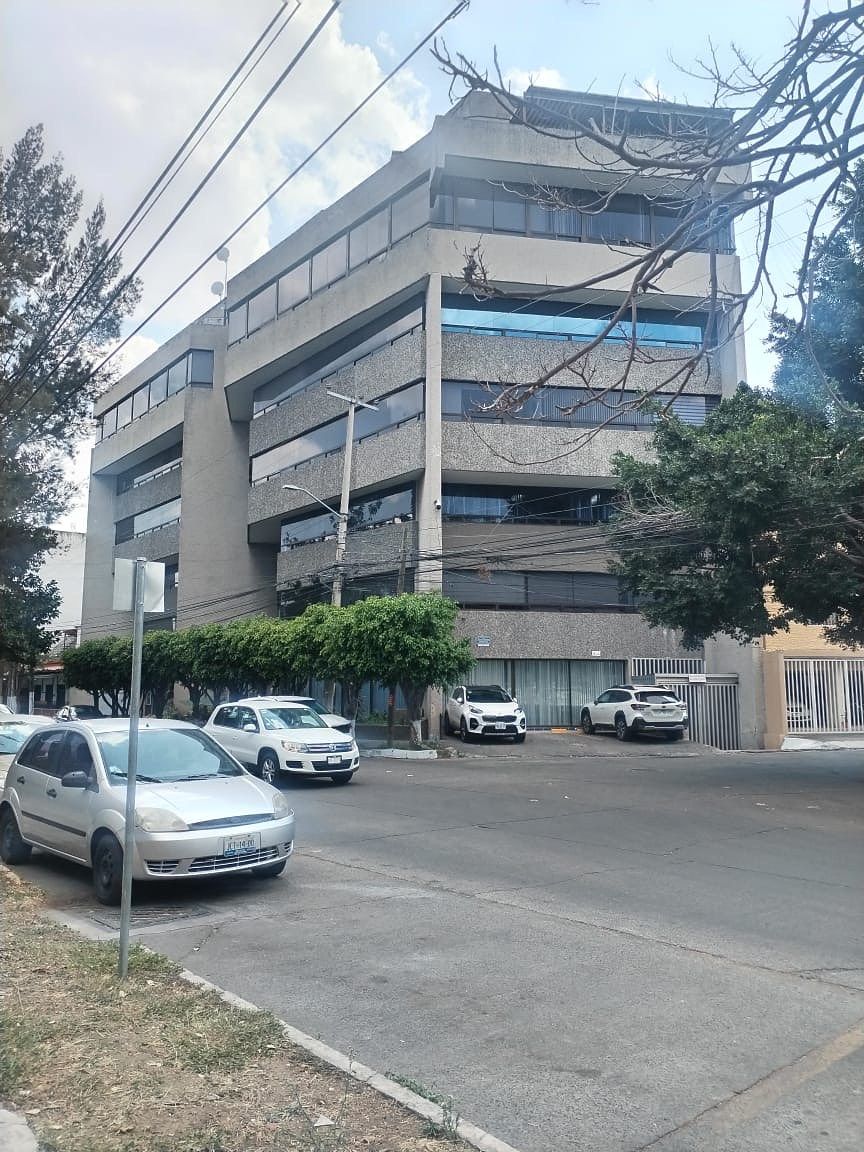 Offices for rent in Torre Valco, Lomas de Guevara, photo 1 of 21