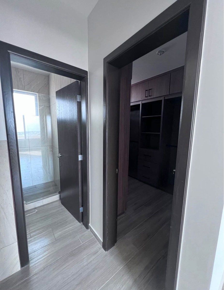 7 de 27: WALKINGCLOSET