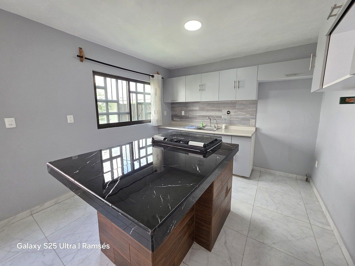 4 de 20: Cocina integral con isla.