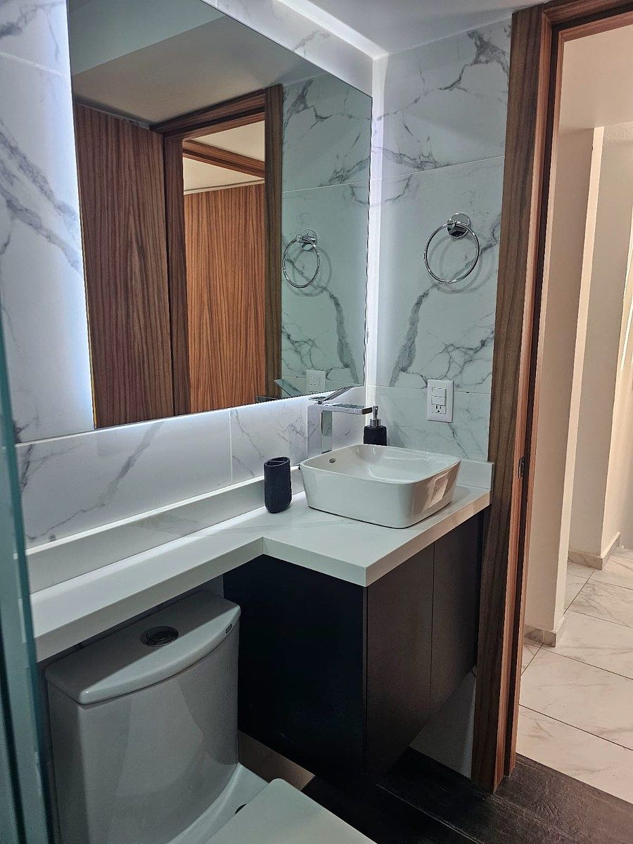 5 of 17: MEDIO BAÑO PB