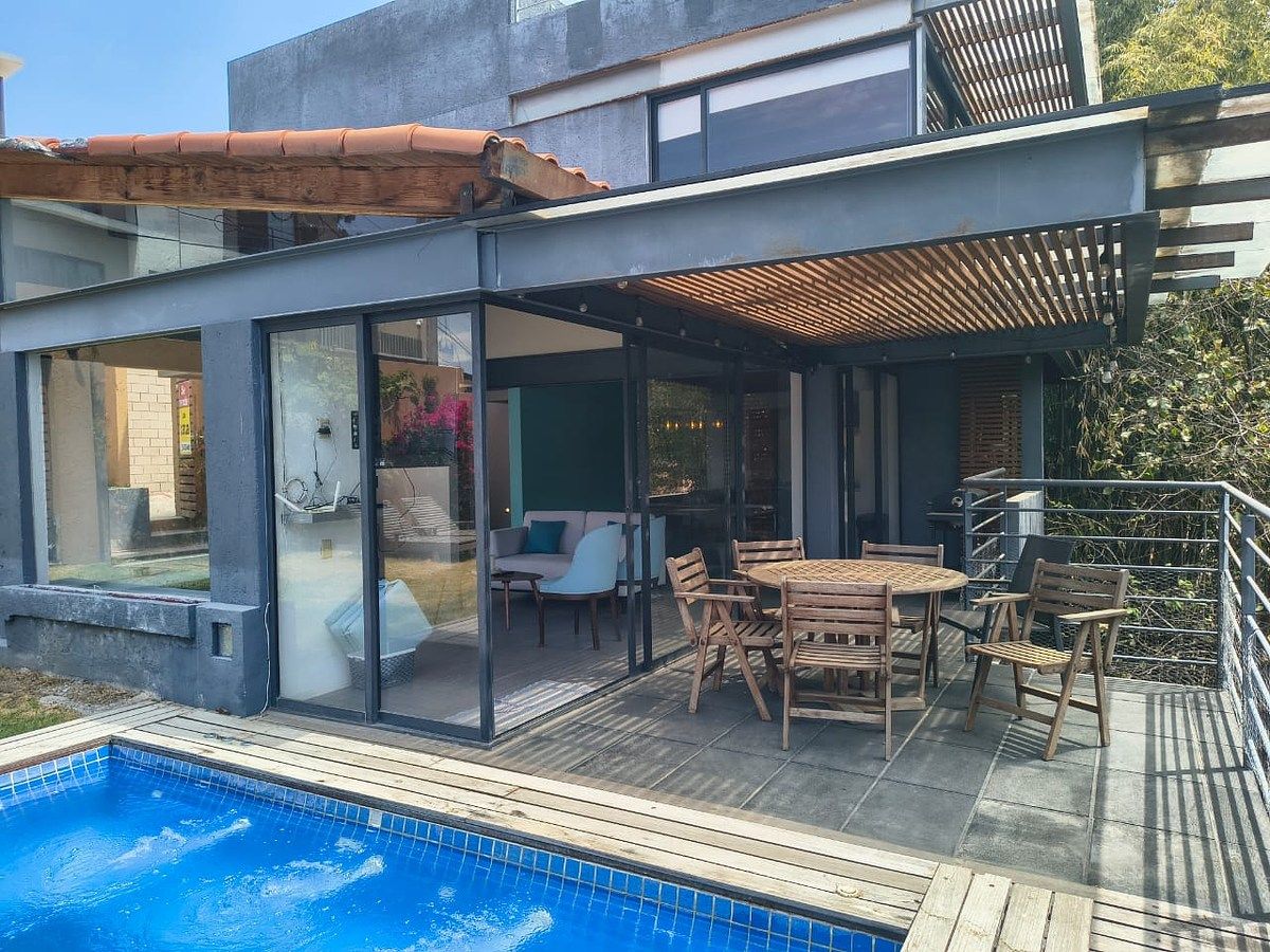 Casa en venta con Roof Top y Jacuzzi en Avándaro | 5 Rec | A 3 min del Lago — Vista 3