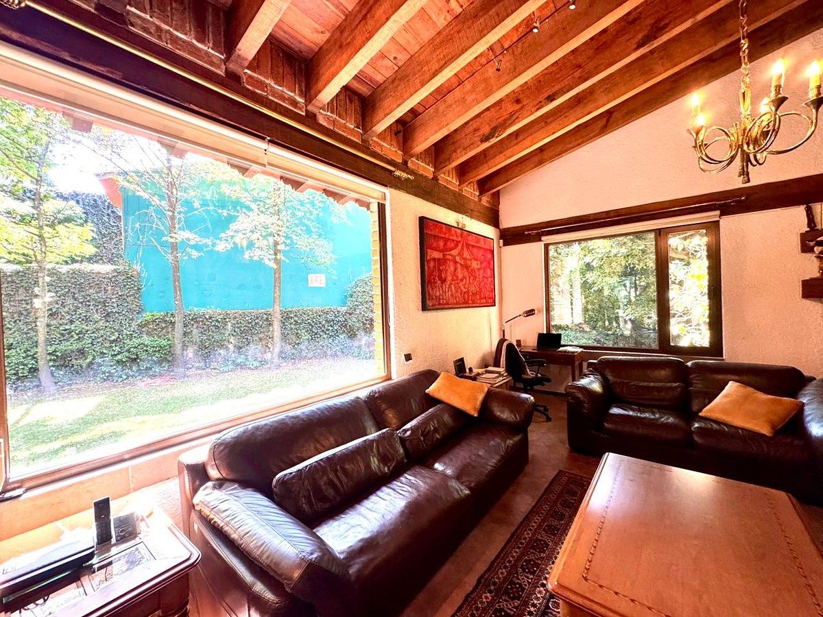 4 of 27: Family Room