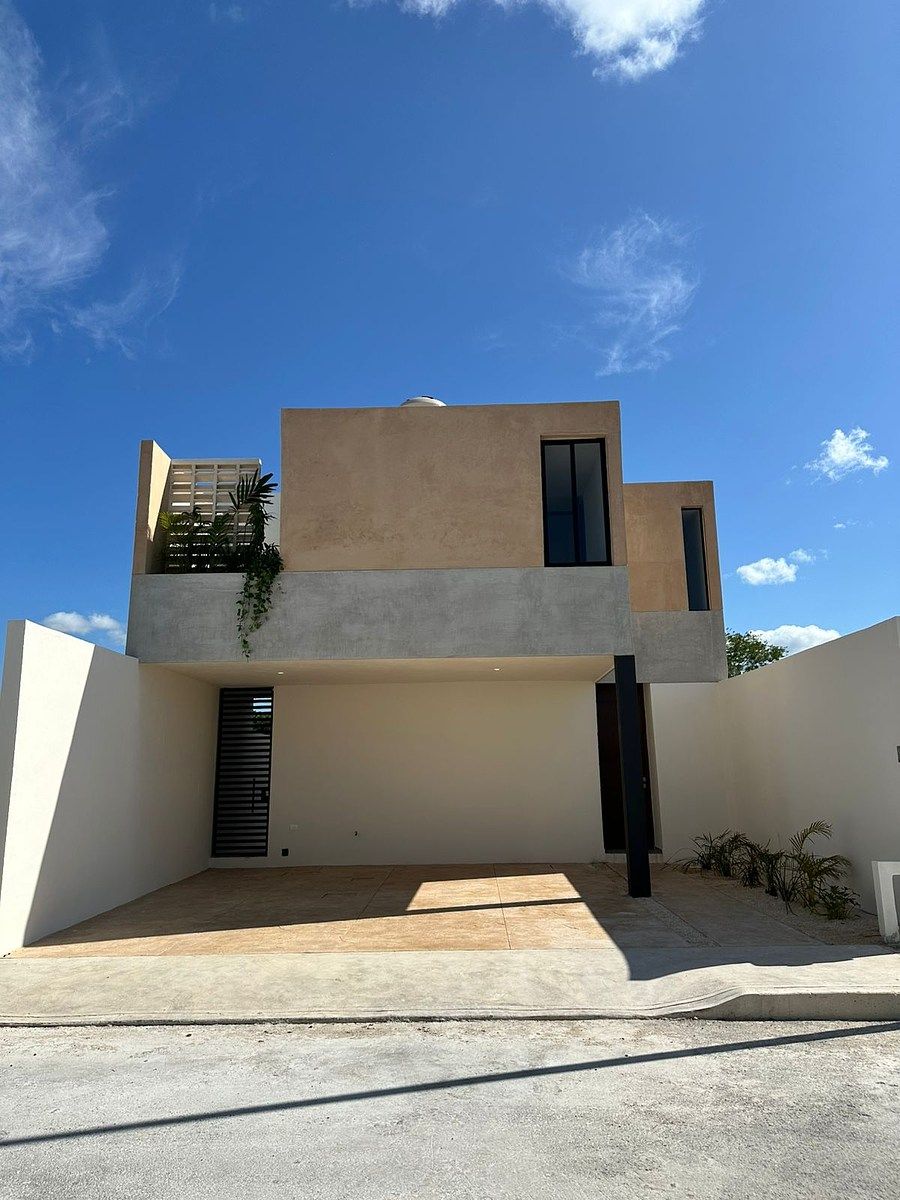 2 de 21: Fachada principal