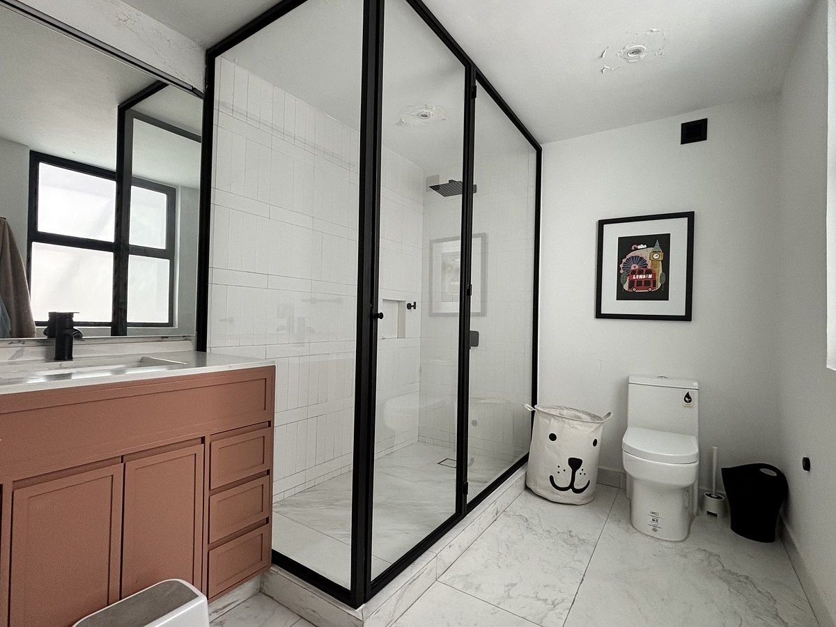 20 de 27: Baño habitación 2