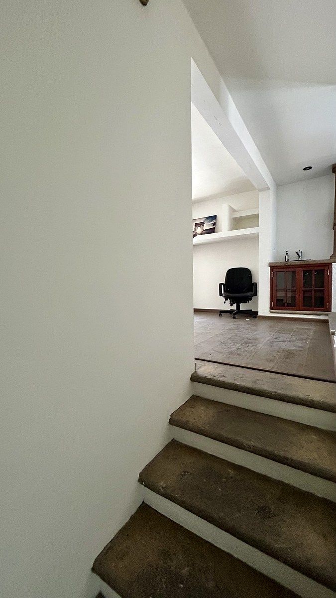 4 de 6: Escalera de ingreso