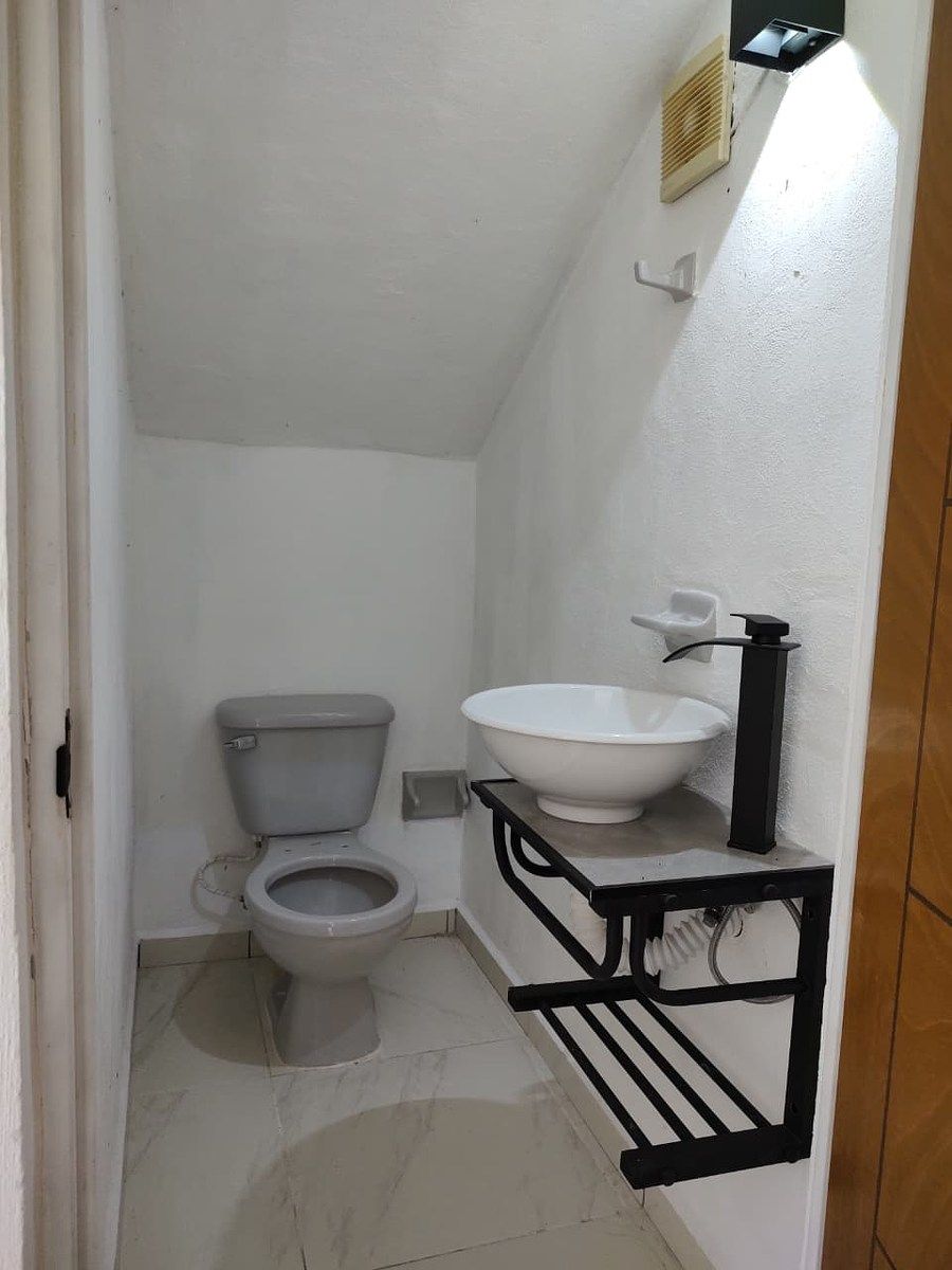 10 de 18: medio baño PB