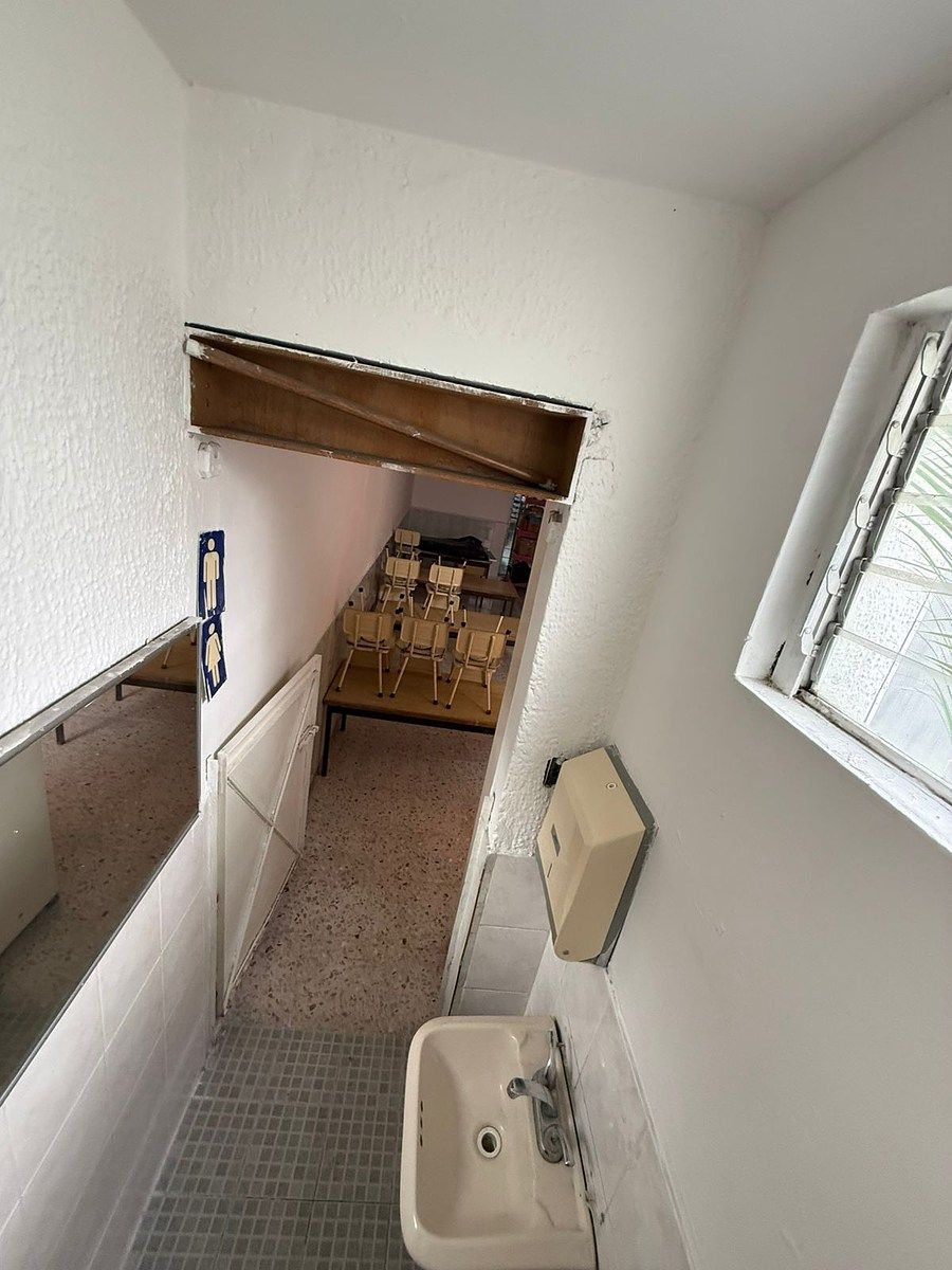 13 de 42: Baño Salón 1