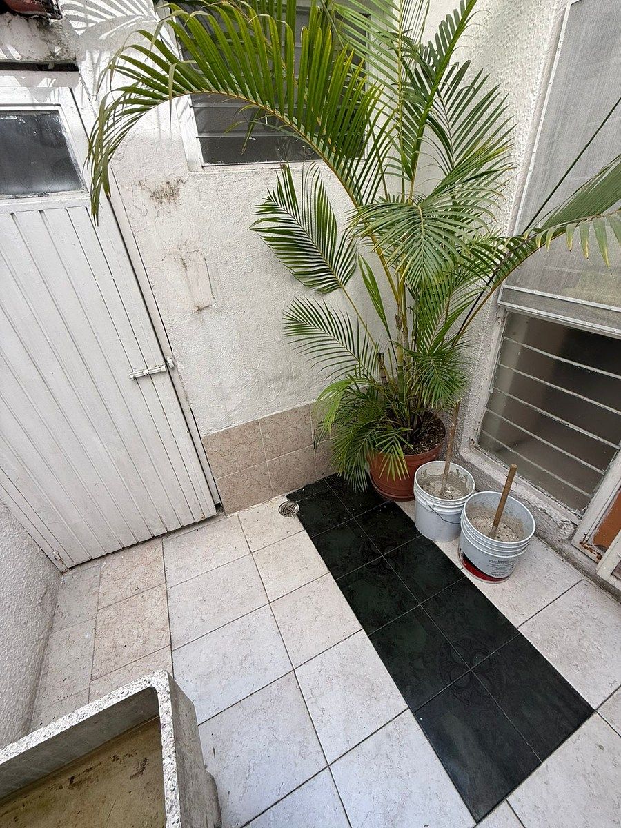 23 de 42: Patio de lavado