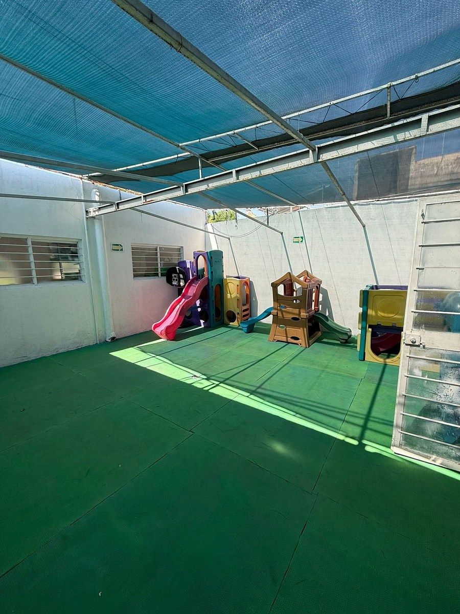 33 de 42: Patio central segunda planta