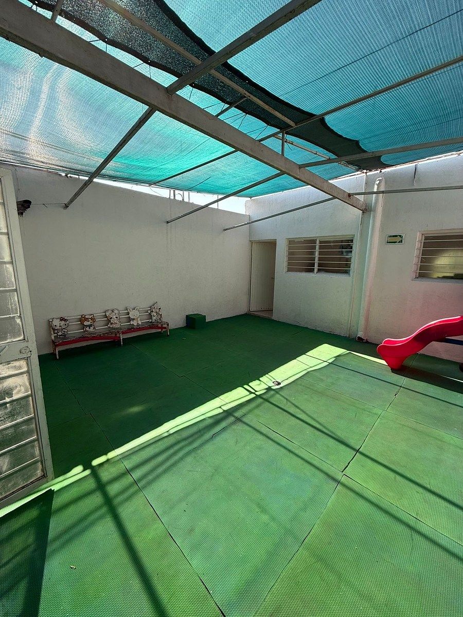 34 de 42: Patio central segunda planta