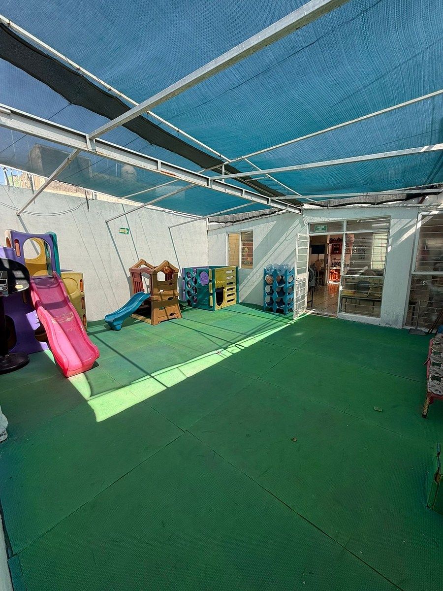 36 de 42: Patio central segunda planta