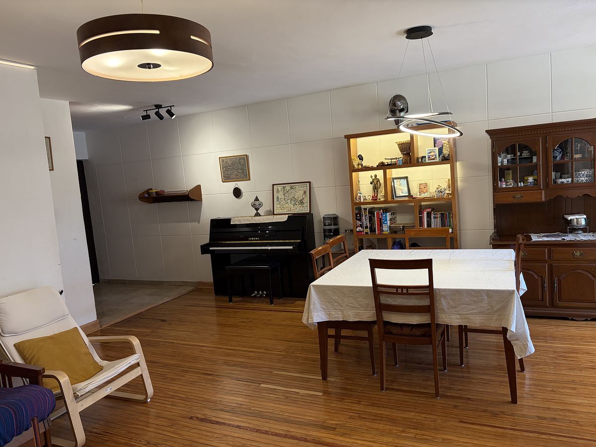 19 de 25: Comedor y piano