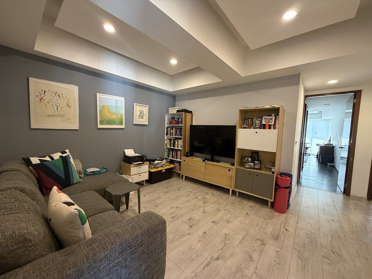 6 of 23: Salma de TV