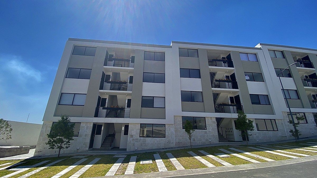 1 de 19: Fachada.
Ybucado en primel nivel