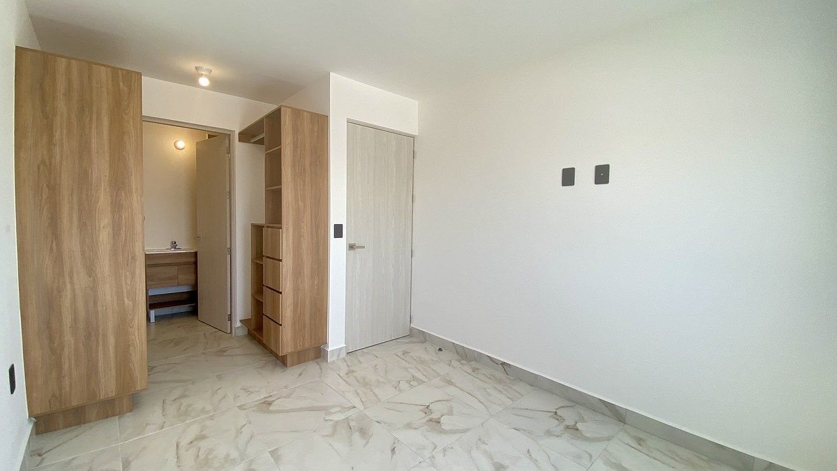 8 de 19: Walking Closet